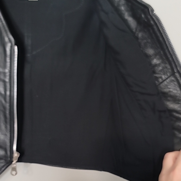 Harley-Davidson Women's Size Small Black  genuine Leather Motorcycle Vest - Picture 9 of 10